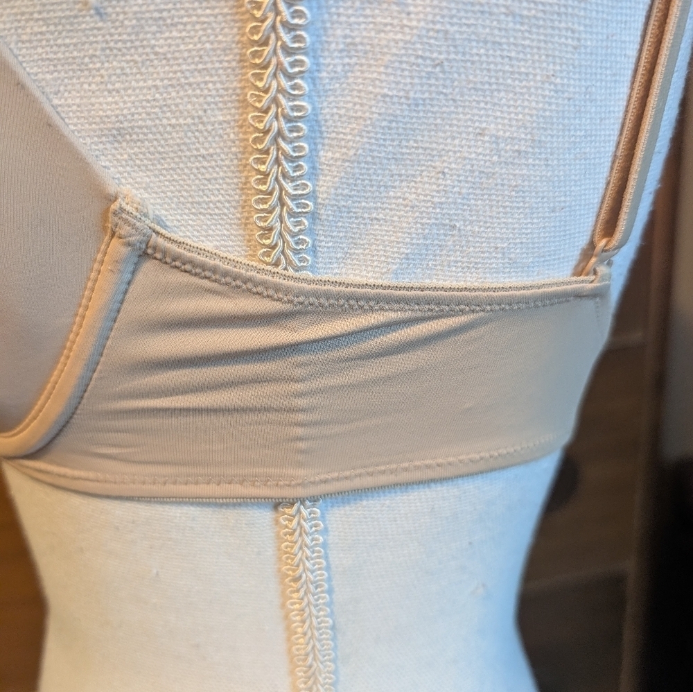 PINK VICTORIA'S SECRET Everyday T-shirt Bra Nude SIZE 32D - Picture 4 of 12